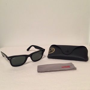 Ray Ban Wayfarer sunglasses